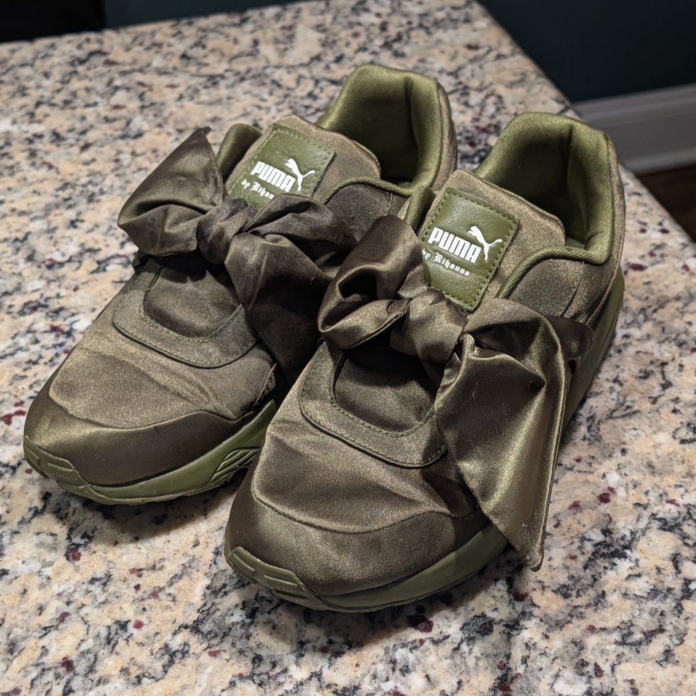 PUMA~FENTY by Rhiana Olive Sneakers with Bow Sz 7.5 Never Worn